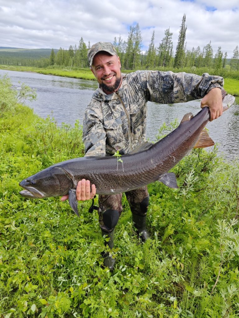 Trophy fishing on the Putorana Plateau (northern Krasnoyarsk Krai) Tutonchana River